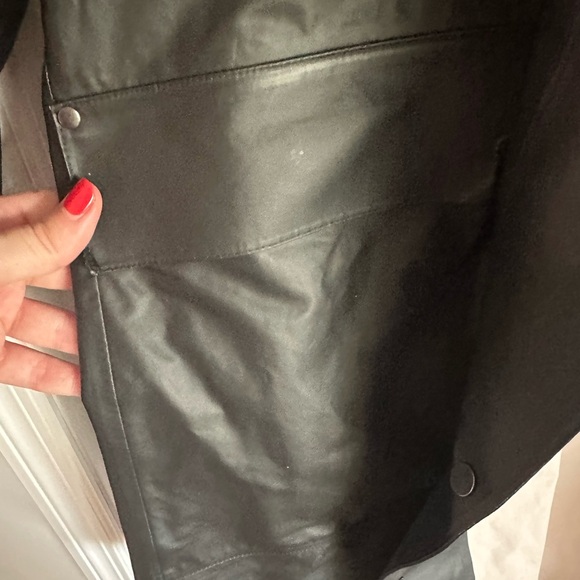 Lululemon rain jacket - Picture 4 of 7